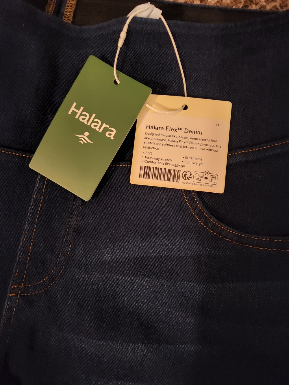 NWT HALARA Dark Blue Flex Denim Jeggings with Contrast Stitching